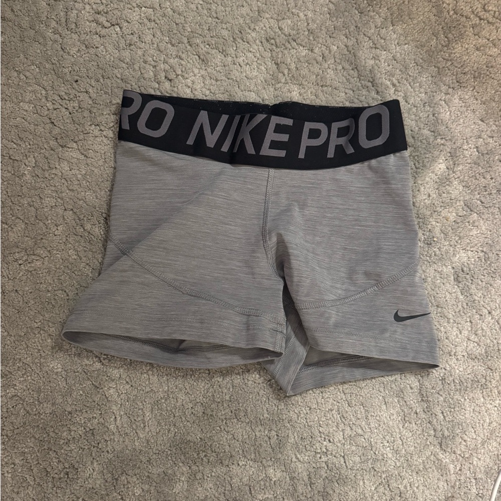 Nike Women’s Gray Pro Elastic-Waist Athletic Shorts